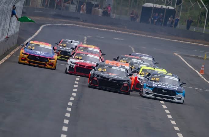 A Decisão é no Oval: NASCAR Brasil chega a Curvelo para definir os classificados aos Playoffs